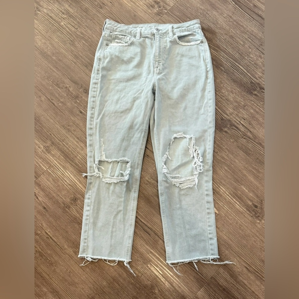 American Eagle Women’s Distressed Ripped Gray Denim Mom Jeans Size 10 - Picture 2 of 9